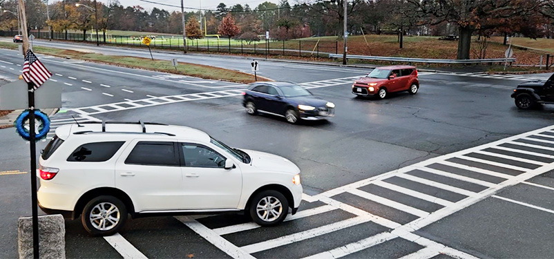 Lake Avenue & Bigelow Davis Parkway Intersection with 4 Cars Driving Through
